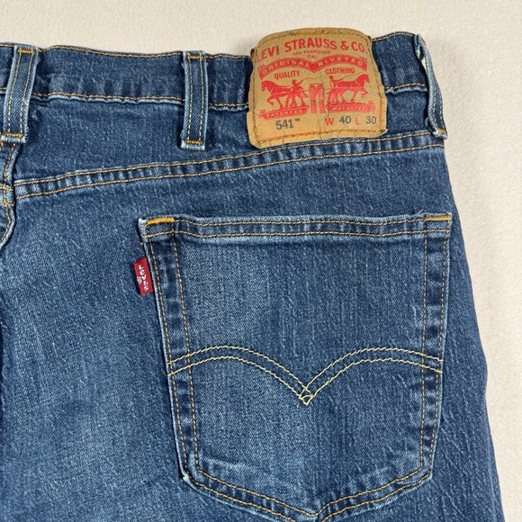 Levis Jeans Mens 40x30 Blue 541 Straight Leg Medium Wash - Picture 12 of 13